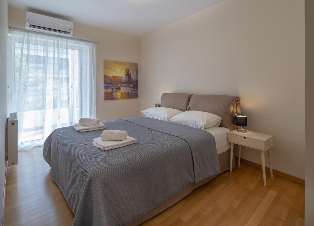 Sagittarius - Faliro Sea Side Apartment Atene Esterno foto